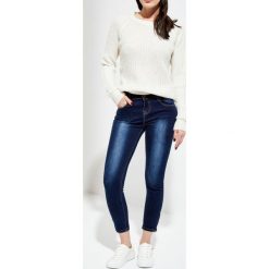 Jeansy 7/8 typu medium waist. Jeansy damskie MOODO. Za 19.99 zł.