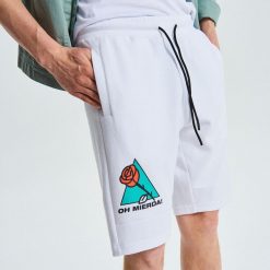 Dresowe szorty z nadrukiem - Biały. Szorty męskie marki Cropp. Za 69.99 zł.