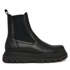 Sztyblety Guess. Czarne botki męskie Guess, z aplikacjami, bez zapięcia. Za 579.99 zł.