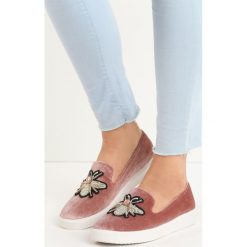 Różowe Slip On Bombilate. Trampki i tenisówki damskie marki bonprix. Za 49.99 zł.