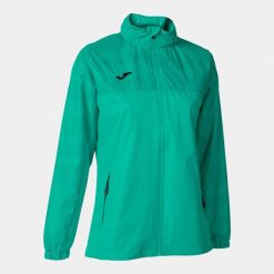 Kurtka do piłki nożnej damska Joma Montreal przeciwdeszczowa. Czarne kurtki damskie Joma, l, bez wzorów, bez kaptura. Za 129.99 zł.