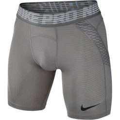 Nike Spodenki Kompresyjne M Np Hprcl Short Grey L. Szare krótkie spodenki sportowe męskie Nike, z materiału. W wyprzedaży za 119.00 zł.