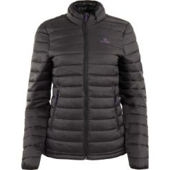 Kurtka damska ATHL Riese - czarna. Czarne kurtki sportowe damskie XERO SHOES, bez wzorów, z puchu, bez kaptura, trekkingowe. Za 273.99 zł.