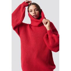 NA-KD Sweter oversize z golfem - Red. Czerwone swetry damskie marki NA-KD, bez wzorów, z dzianiny, bez kołnierzyka, bez ramiączek. Za 80.95 zł.
