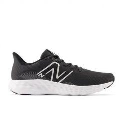 Buty treningowe damskie New Balance 411. Czarne obuwie sportowe damskie New Balance, bez wzorów, z materiału, do biegania. Za 373.00 zł.