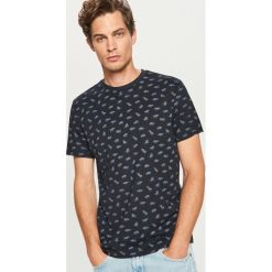 T-shirt z nadrukiem - Szary. T-shirty damskie marki Reserved. Za 29.99 zł.