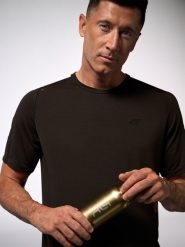 4F Koszulka treningowa szybkoschnąca męska 4F x Robert Lewandowski - brązowa S. Brązowe koszulki sportowe męskie 4f, l, bez wzorów, z materiału, bez kołnierzyka, bez ramiączek, na fitness i siłownię. Za 129.99 zł.