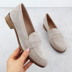 Półbuty zamszowe lordsy ażurowe beżowe Potocki SZ12585. Brązowe mokasyny damskie POTOCKI, w ażurowe wzory, z nubiku, bez obcasa, bez zapięcia. Za 209.99 zł.