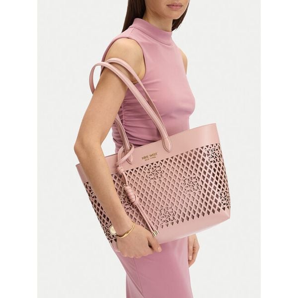 Torebka Nine West. Czerwone torebki do ręki damskie Nine West, bez wzorów, bez dodatków. Za 156.99 zł.