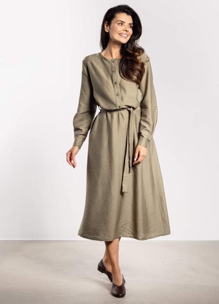 Elegancka sukienka rozkloszowana z długim rękawem zielona. Zielone sukienki damskie Infinite You, l, bez wzorów, eleganckie, bez kołnierzyka, bez ramiączek, rozkloszowane. Za 329.00 zł.