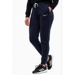 Spodnie sportowe damskie Nike Wmns Fleece Pants. Białe spodnie sportowe damskie Nike, l, bez wzorów, z dresówki, na fitness i siłownię. Za 217.00 zł.