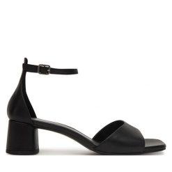 Sandały Vagabond Shoemakers. Czarne sandały damskie Vagabond Shoemakers, bez wzorów, bez obcasa, na słupku, bez zapięcia. Za 539.99 zł.