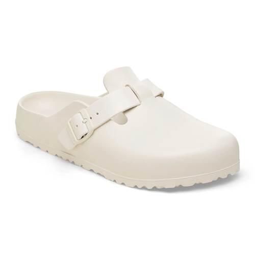 Klapki damskie Birkenstock Boston Eva Eggshell. Białe klapki damskie Birkenstock, bez wzorów, z materiału, bez obcasa. Za 389.00 zł.