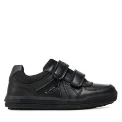 Sneakersy Geox. Czarne trampki i tenisówki chłopięce Geox, bez wzorów, bez zapięcia. Za 349.99 zł.