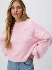 Sweter z ozdobnymi aplikacjami - różowy. Czerwone swetry damskie Reserved, l, z aplikacjami, z dzianiny, bez kołnierzyka, bez ramiączek, bez kaptura. Za 139.99 zł.