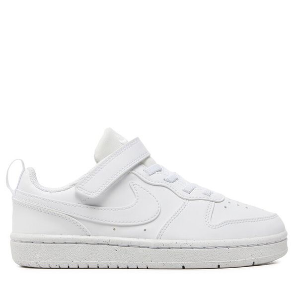 Sneakersy Nike. Białe półbuty dziewczęce Nike, bez wzorów, bez zapięcia. Za 205.99 zł.