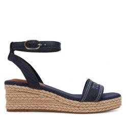 Espadryle Tommy Hilfiger. Niebieskie sandały damskie Tommy Hilfiger, bez wzorów, bez obcasa, bez zapięcia. Za 239.99 zł.