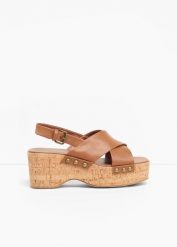 Sandały na korkowej koturnie. Brązowe sandały damskie bonprix, bez wzorów, bez obcasa, na koturnie, bez zapięcia. Za 149.99 zł.