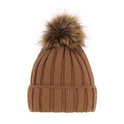 Czapka Zimowa z Pomponem Damska - Kamelowa. Brązowe czapki i kapelusze damskie Molly, na zimę, bez wzorów, z materiału. Za 59.90 zł.