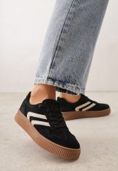 Czarne Sneakersy Retro Tenisówki z Naturalnego Zamszu ze Skórzaną Wkładką Beralene. Czarne obuwie sportowe damskie Renee, bez wzorów, z koronki, eleganckie, bez zapięcia. Za 189.99 zł.