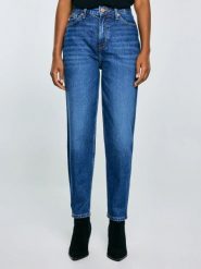 Jeansy damskie mom jeans niebieskie Silla 620. Niebieskie jeansy damskie Big Star, z podwyższonym stanem. Za 299.99 zł.
