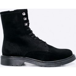 Steve Madden - Botki Hastel. Czarne kozaki damskie Steve Madden, z materiału, z okrągłym noskiem, bez obcasa, na obcasie. W wyprzedaży za 239.90 zł.