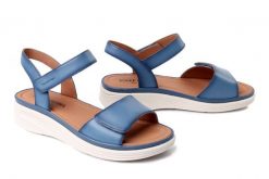 JOSEF SEIBEL 76401 205 597 Sevran 01 slate blue, sandały damskie. Niebieskie sandały damskie Josef Seibel, bez wzorów, ze skóry, bez obcasa, bez zapięcia. Za 314.41 zł.