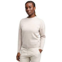 Damski sweter golfowy Siroko Birdie Sand. Brązowe swetry damskie SIROKO, l, bez wzorów, z dzianiny, bez kołnierzyka, bez ramiączek, bez kaptura. Za 296.00 zł.