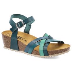 Niebieskie Sandały Hee Stylowe Obuwie Damskie Na Koturnie. Niebieskie klapki damskie Hee, z aplikacjami, bez obcasa, na koturnie, bez zapięcia. Za 259.00 zł.