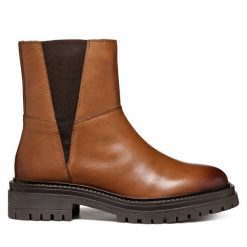 Botki Geox. Brązowe botki damskie Geox, bez obcasa, na płaskiej podeszwie, bez zapięcia. Za 619.99 zł.