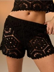 Ażurowe szorty - czarny. Czarne szorty damskie Sinsay, l, w ażurowe wzory. Za 39.99 zł.