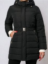 Długa kurtka puffer z kapturem - czarny. Czarne kurtki damskie Sinsay, l, bez wzorów, z kapturem. W wyprzedaży za 89.99 zł.