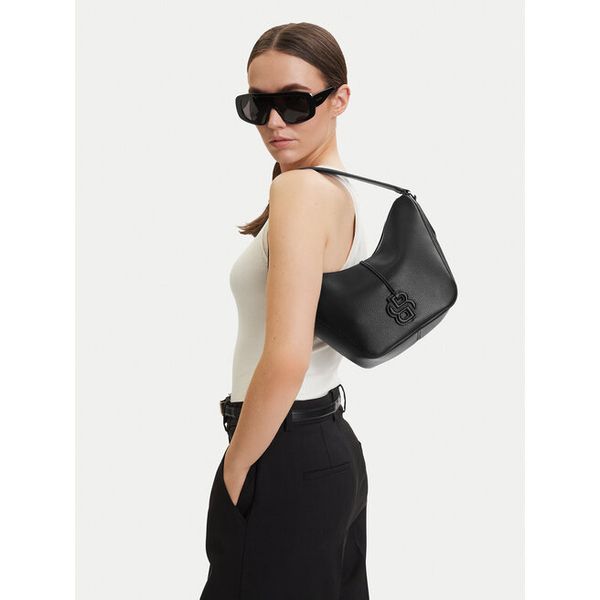 Torebka BOSS. Czarne torebki do ręki damskie Boss, bez wzorów, klasyczne, bez dodatków. Za 443.99 zł.
