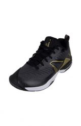 Buty sportowe VICTOR A930 CX. Czarne obuwie sportowe damskie Victor, bez wzorów, z gumy. Za 439.99 zł.