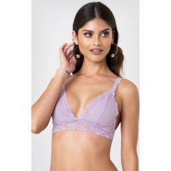 Andrea Hedenstedt x NA-KD Biustonosz z szerokim paskiem - Purple. Biustonosze marki Andrea Hedenstedt x NA-KD. W wyprzedaży za 24.28 zł.