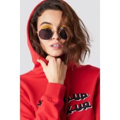 Emilie Briting x NA-KD Okulary przeciwsłoneczne Squared - Black,Gold. Czarne okulary przeciwsłoneczne damskie Emilie Briting x NA-KD. Za 60.95 zł.