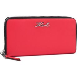 Duży Portfel Damski KARL LAGERFELD - 96KW3210 Red Fire. Czerwone portfele damskie KARL LAGERFELD, bez wzorów, ze skóry. Za 539.00 zł.