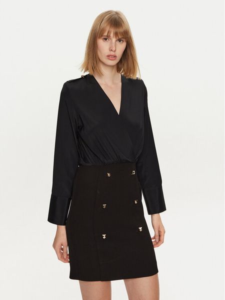 Simona Corsellini Sukienka codzienna A24CPAB002 Czarny Regular Fit. Czarne sukienki damskie SIMONA CORSELLINI, na co dzień, bez wzorów, z syntetyku, bez kołnierzyka, bez ramiączek, proste. Za 1,259.00 zł.