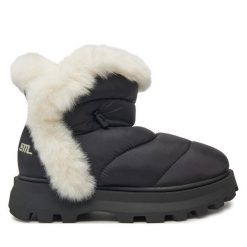 Śniegowce Steve Madden. Czarne śniegowce i trapery damskie Steve Madden. Za 669.99 zł.