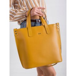 Torebka damska skórzana Rovicky TWR-77 żółta - Żółty. Żółte torebki do ręki damskie ROVICKY, bez wzorów, ze skóry, eleganckie, bez dodatków. Za 299.99 zł.