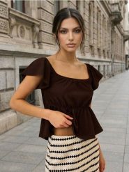 Bluzka z marszczeniem i falbaną - brązowy. Brązowe bluzki damskie Sinsay, l, bez wzorów, bez kołnierzyka, bez ramiączek. Za 25.99 zł.