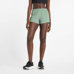 Spodenki damskie New Balance WS41286DKJ – zielone. Zielone szorty sportowe damskie New Balance, s, bez wzorów, z materiału, sportowe, na fitness i siłownię. Za 169.99 zł.