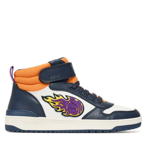 Sneakersy Geox. Białe trampki i tenisówki chłopięce Geox, bez wzorów, bez zapięcia. Za 159.99 zł.