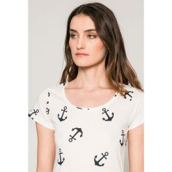 Jacqueline de Yong - Top. Szare topy damskie Jacqueline de Yong, z bawełny, z okrągłym kołnierzem, z krótkim rękawem. W wyprzedaży za 29.90 zł.