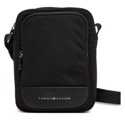 Saszetka Tommy Hilfiger. Czarne saszetki męskie Tommy Hilfiger, młodzieżowe, małe. Za 219.99 zł.