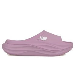 Klapki damskie New Balance W66507VX – różowe. Czerwone klapki damskie New Balance, bez wzorów, klasyczne, bez obcasa. Za 249.99 zł.