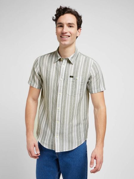 LEE MĘSKA KOSZULA LEE SS LEESURE SHIRT SUMMIT 112351147. Koszule męskie Lee, m, bez wzorów, bez kołnierzyka, bez ramiączek. Za 139.99 zł.
