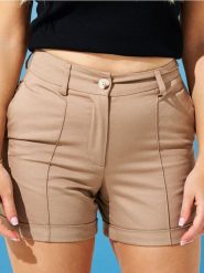 Szorty regular - beżowy. Brązowe szorty damskie Sinsay, l, bez wzorów. W wyprzedaży za 17.99 zł.