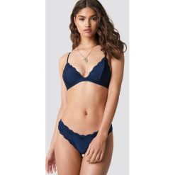 NA-KD Lingerie Stringi z koronkowym wykończeniem - Blue,Navy. Niebieskie stringi damskie NA-KD Lingerie, z koronki. Za 40.95 zł.