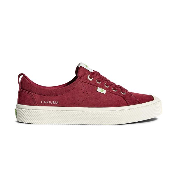 Trampki skórzane Cariuma OCA Suede Cabernet. Czerwone trampki i tenisówki damskie CARIUMA, bez wzorów, z jeansu, eleganckie, bez zapięcia. Za 258.30 zł.